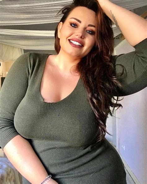 curvy beauty nude|Beautiful Curvy Nude Women Porn Videos 